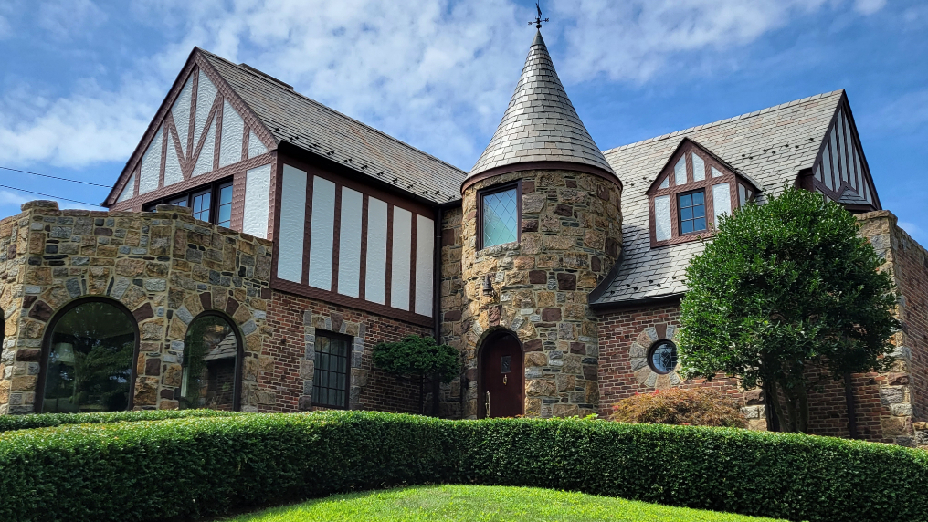 Slate Roof Cleaning in Manhasset, NY